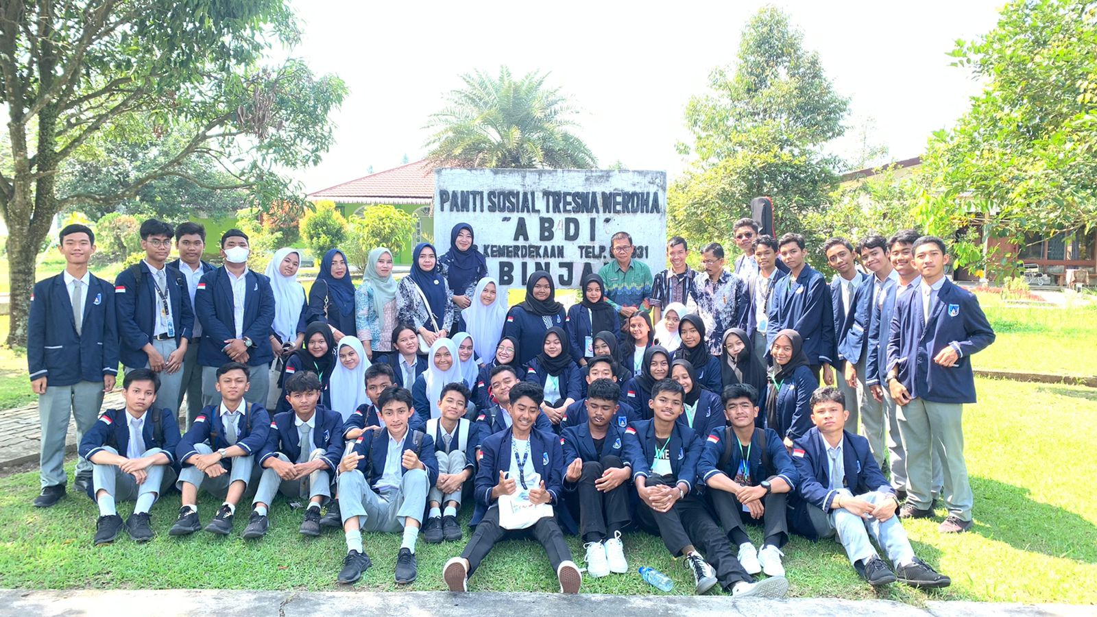 SMA Negeri 1 Binjai Kunjungan Sosial Ke Panti Lansia
