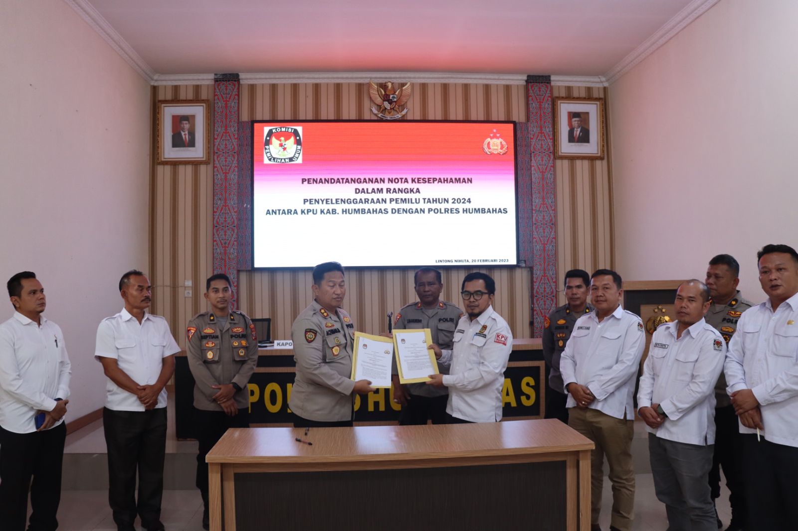 Kapolres Dan Ketua KPUD Humbahas Teken Kesepahaman