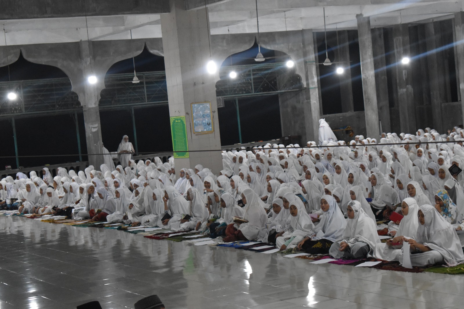 Ribuan Santri MUQ Gelar Doa Bersama