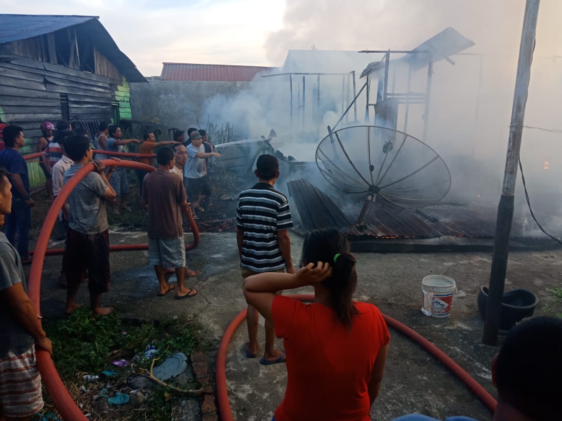 2 Rumah Terbakar Di Agara