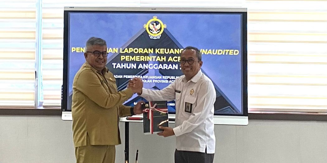 Sekda Serahkan Dokumen Laporan Keuangan Pemerintah Aceh Tahun 2022 Kepada BPK RI