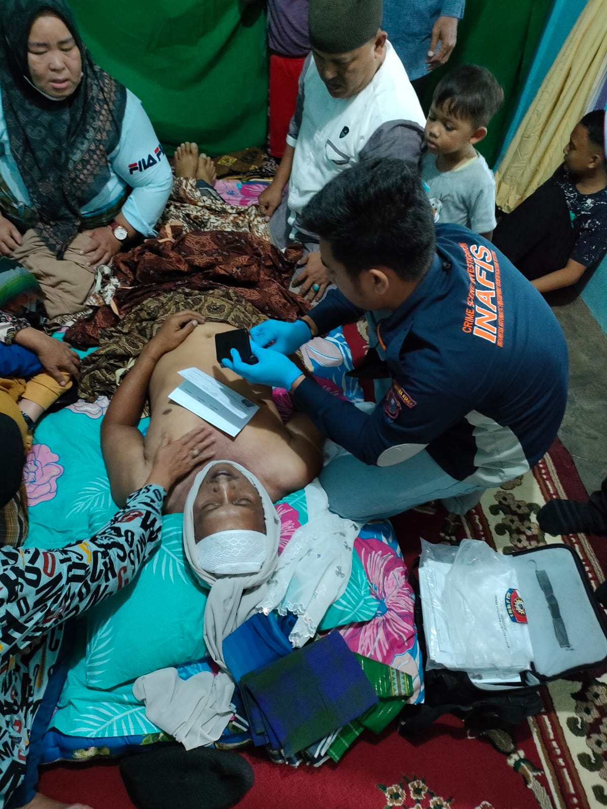 Sopir Angkot Ditemukan Tewas Di Dalam Angkotnya