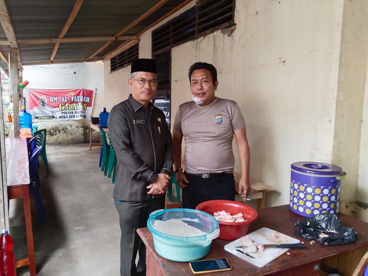 Sekda Palas Jenguk Kapolsek Barumun Yang Terluka Saat Amankan Demo