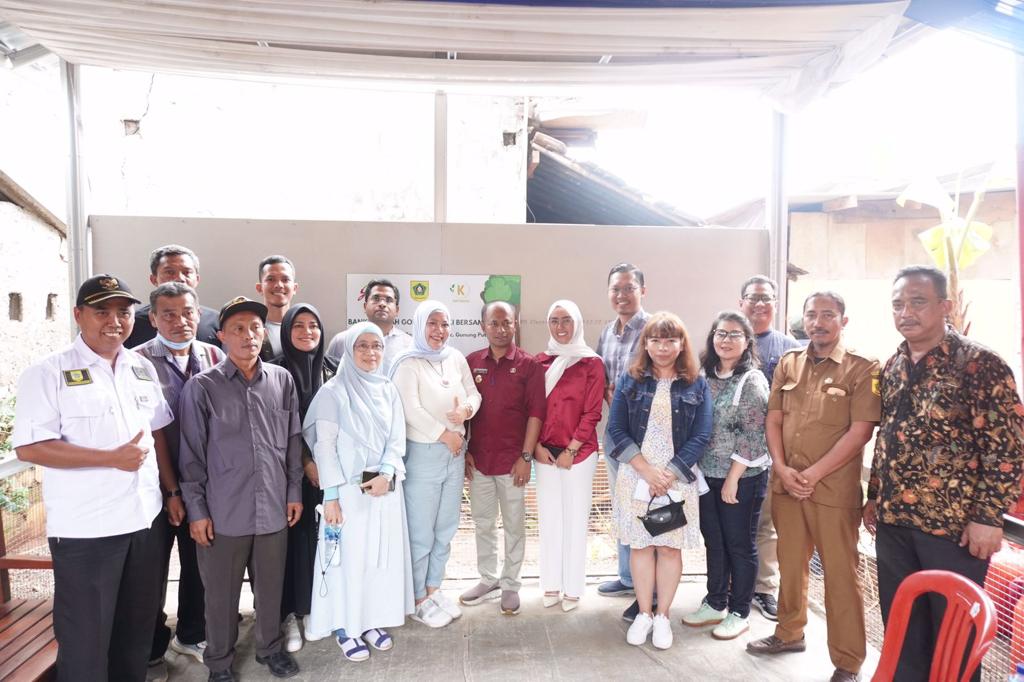 Godrej Indonesia Berdayakan Masyarakat Gunung Putri Bogor Melalui Program Bank Sampah
