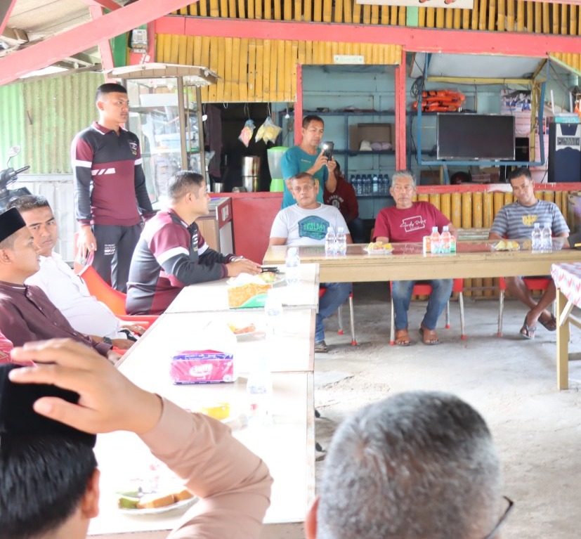 Waka Polres Sabang Silaturahmi Dengan Nelayan Pasiran Dalam Program Jumat Curhat