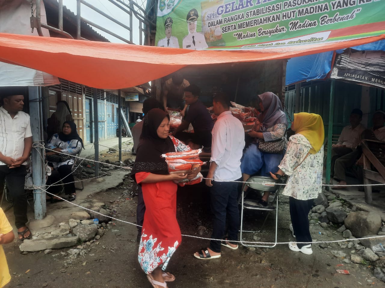 Diserbu, Beras Rp9.900/Kg Di Panyabungan