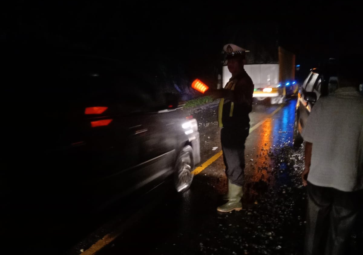 Revo Kontra Avanza Di Jalan P. Siantar-Parapat, 1 Luka-luka