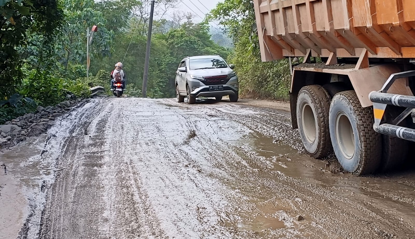 Pemkab Pidie Butuh Rp 1,2 T Untuk Bangun Jalan Rusak