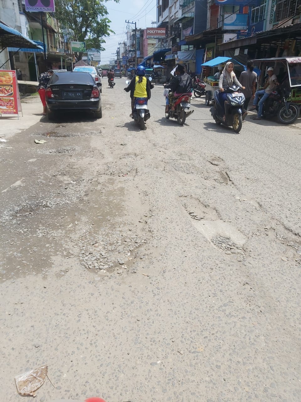 Jalan Masjid P.Brandan Kian Rusak 