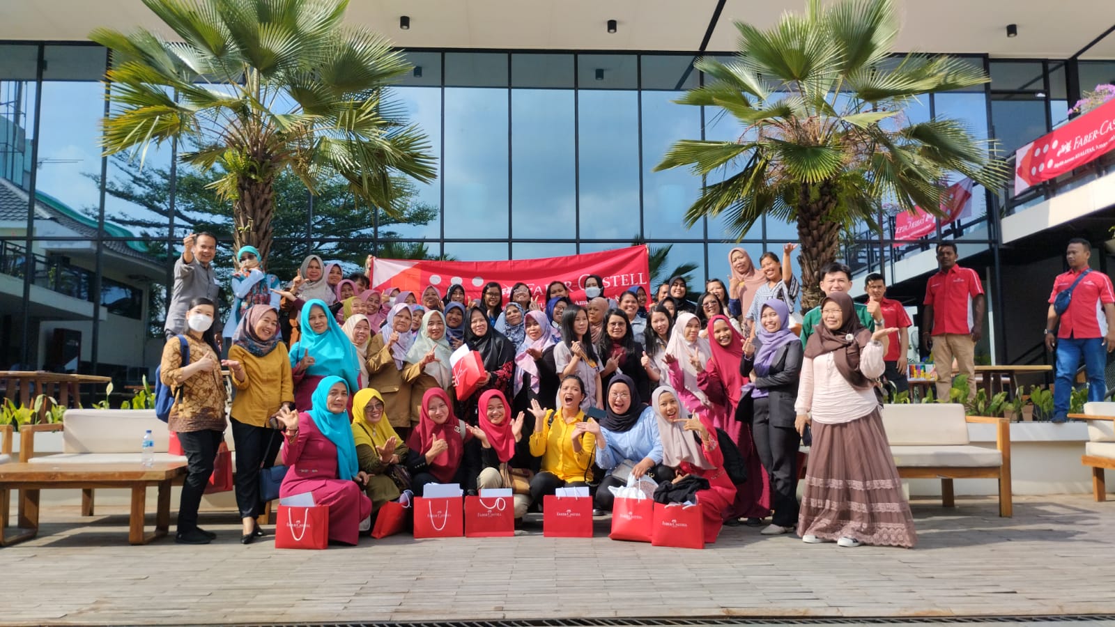 Edukasi Melalui Workshop Guru Pentingnya Membangun Kreativitas Siswa Dalam Usia Dini