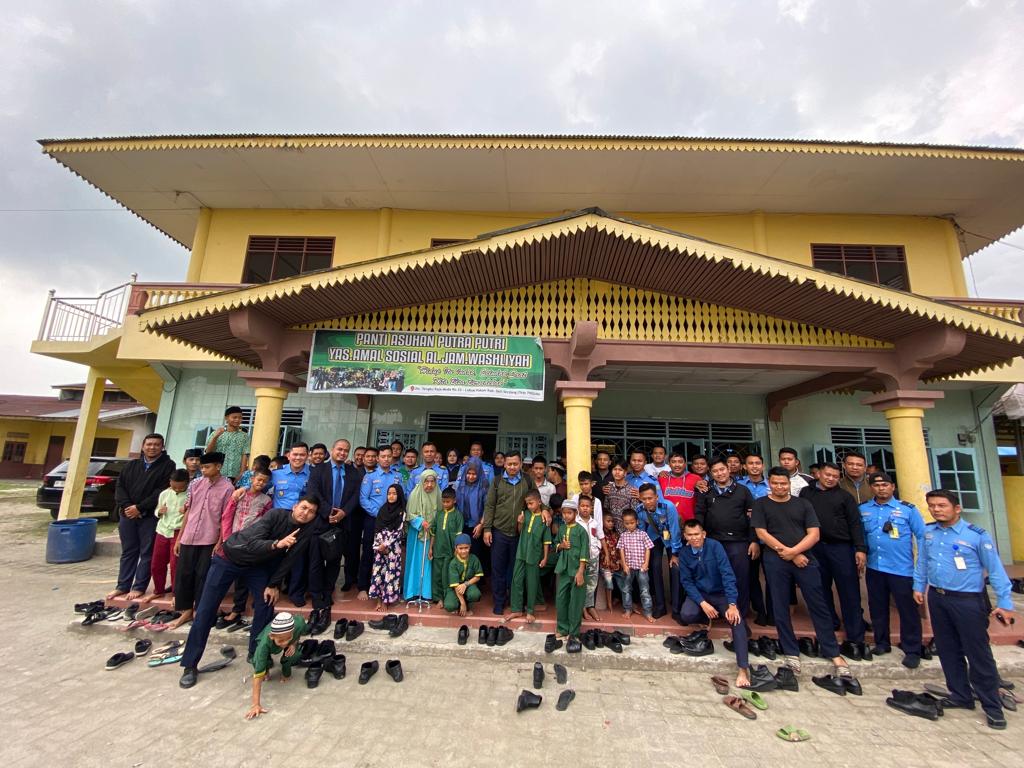 Avsec Group 2 KNIA Bantu Sembako Ke Panti Asuhan