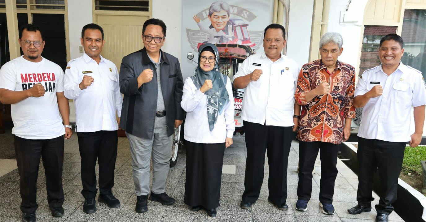 Digital Yang Semakin Tidak Terkendali Butuh Sosialiasi Dan Edukasi Persuasif