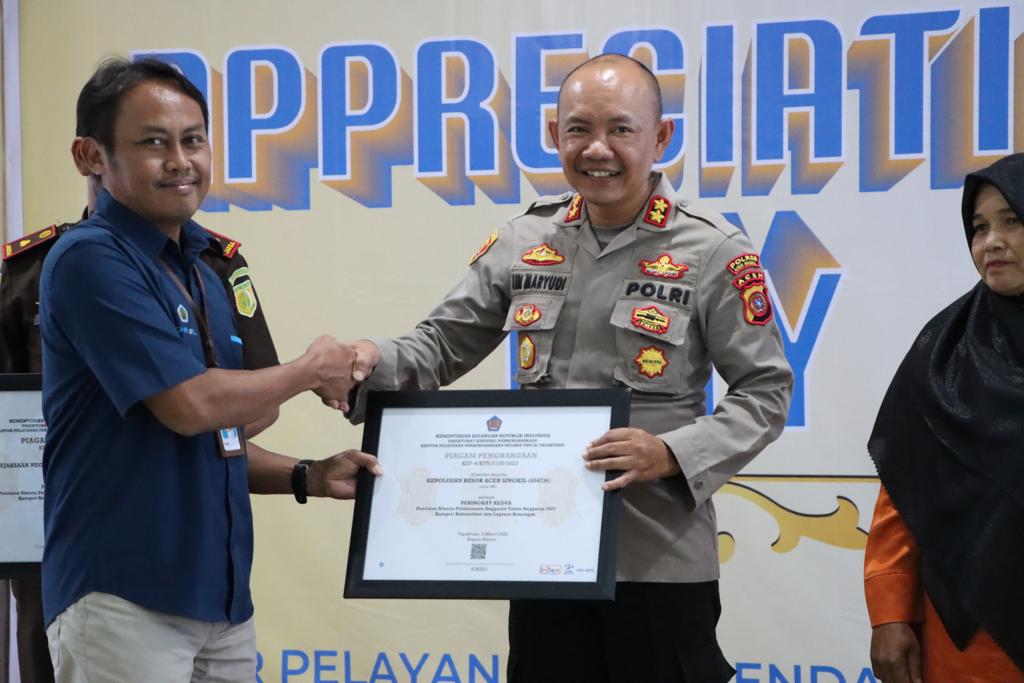 Polres Aceh Singkil Terima Tiga Penghargaan