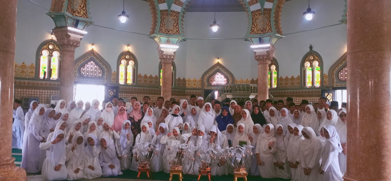 Siswa SMP Al Washliyah 8 Medan Gelar Isra Mikraj Dan Khataman Alquran
