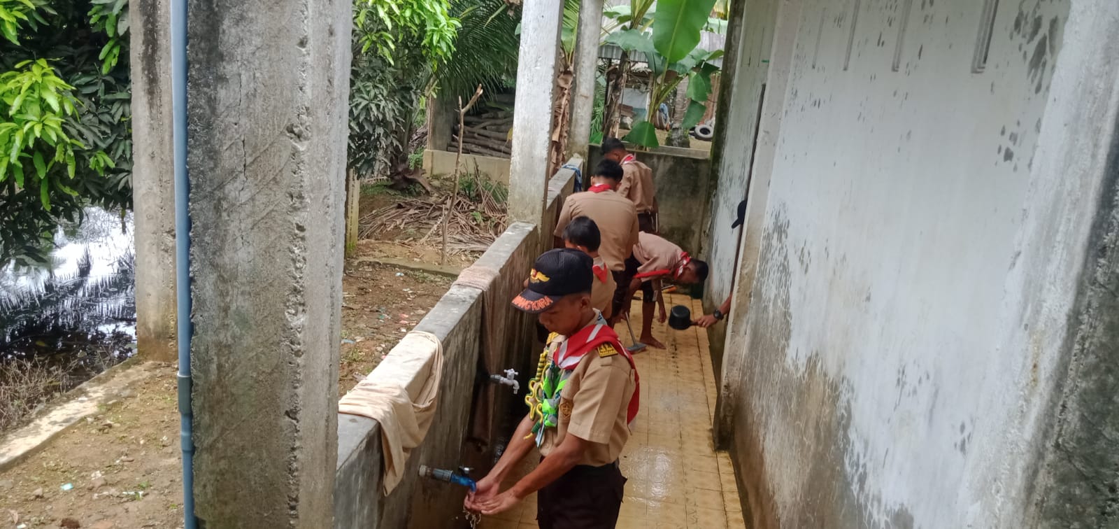 Membentuk Karakter Generasi Peduli Sosial Melalui Kegiatan Pramuka