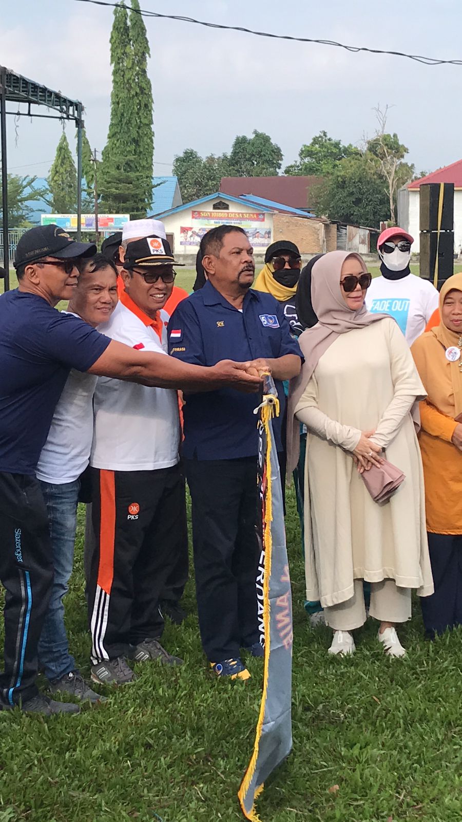 Rahudman Gerakkan Relawan Pendukung Anies Dengan Gerak Jalan