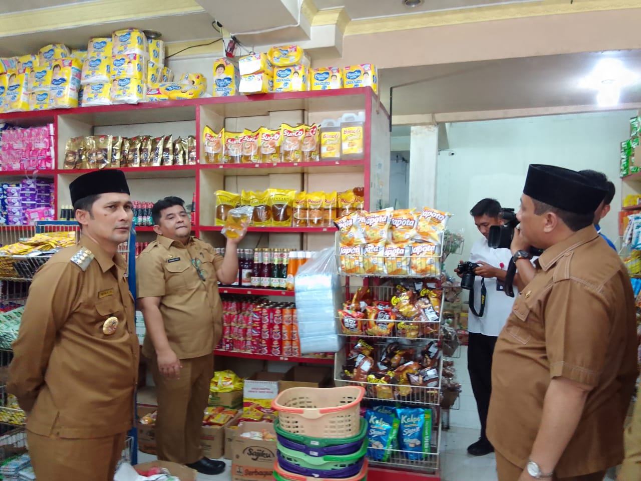 Sambut Ramadan, Pj Bupati Agara Sidak Bahan Pokok Khusus Minyak Goreng