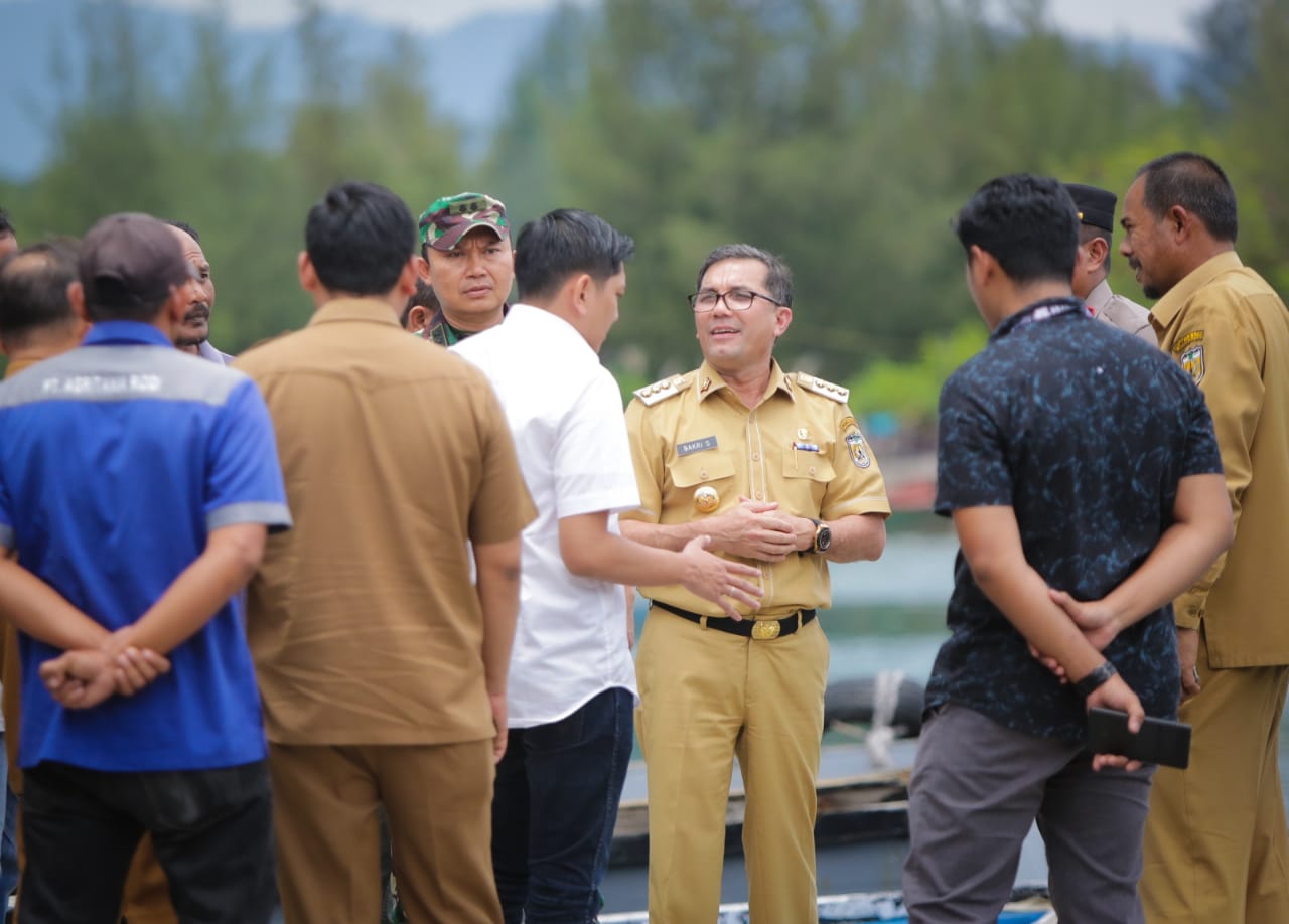 Pj Wali Kota Banda Aceh Tinjau Ketersediaan BBM Bersubsidi Bagi Nelayan