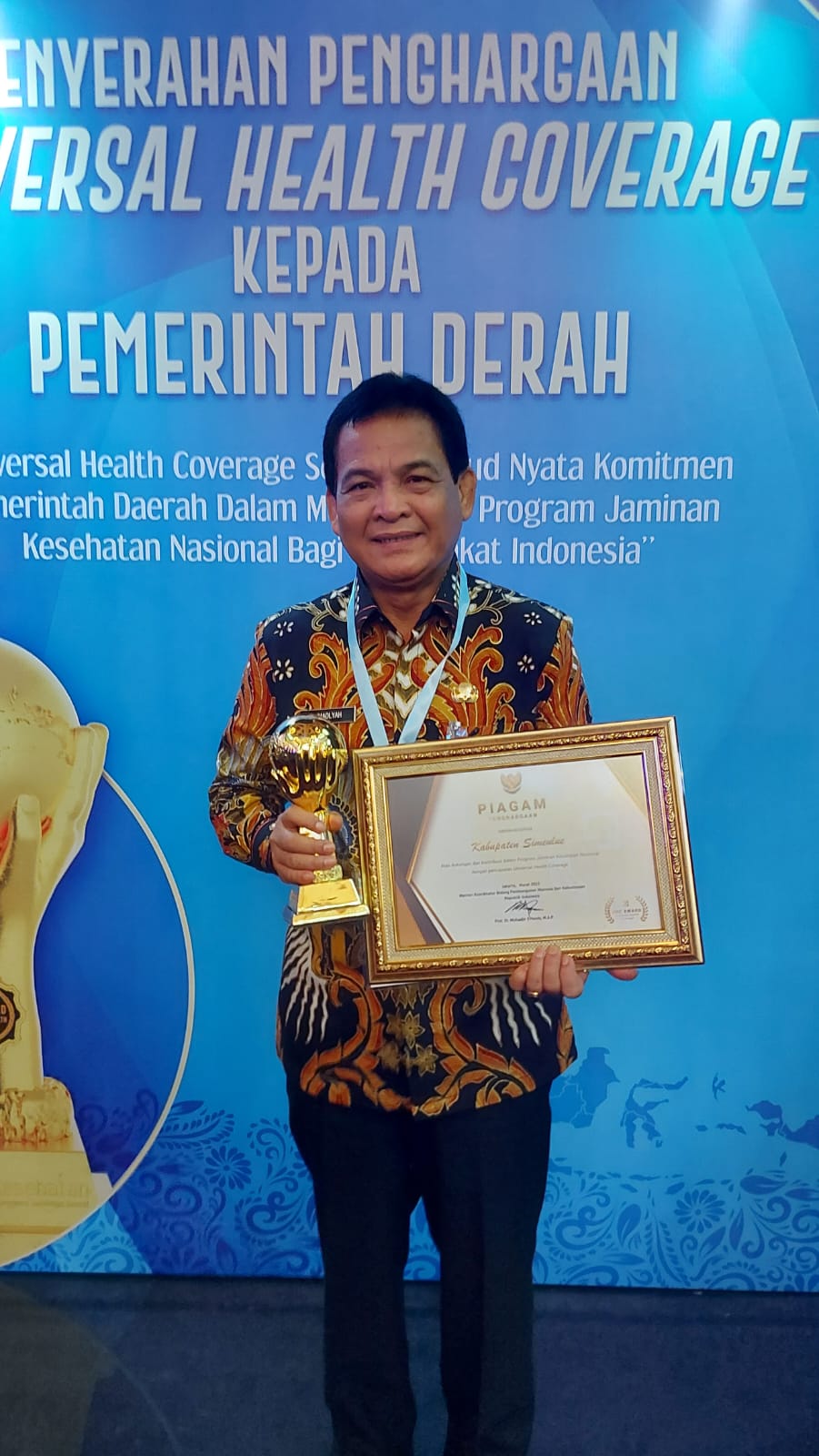 Wapres Beri Award Pj. Bupati Simeulue