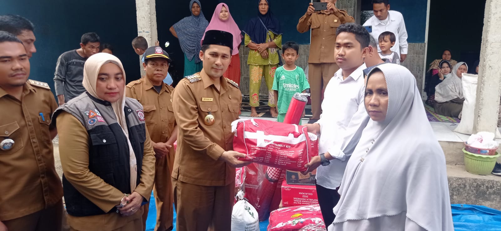 Pj Bupati Serahkan Bantuan Korban Kebakaran Di Agara