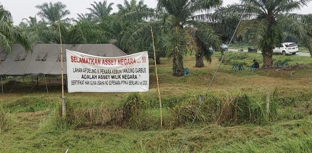 Kejatisu Limpahkan Tersangka Pemalsuan SK Tanah Kebun Penara PTPN-2 Ke Kejari DS