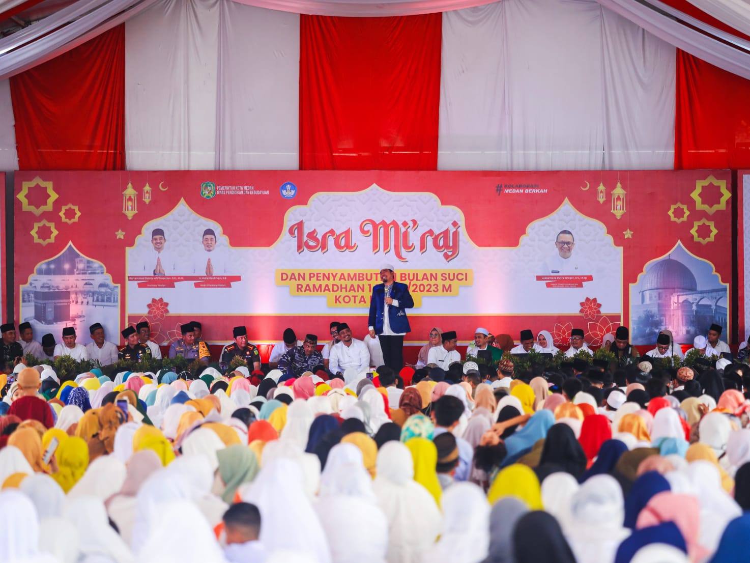 <em>Warga Medan Maknai Peringatan Isra Mi'raj 1444 H Dapat Bawa Keberkahan Untuk Kota Medan</em>