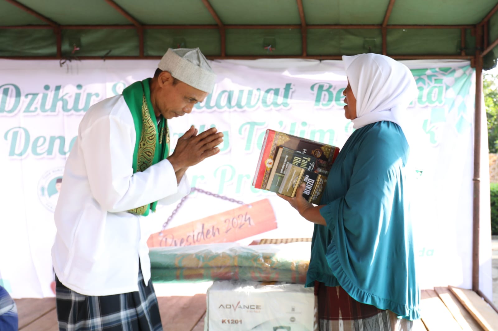 TGS Ganjar Gelar Kajian Pendidikan Jiwa Dan Akhlak Bagi Jemaah Majelis Talim Di Angkola Timur