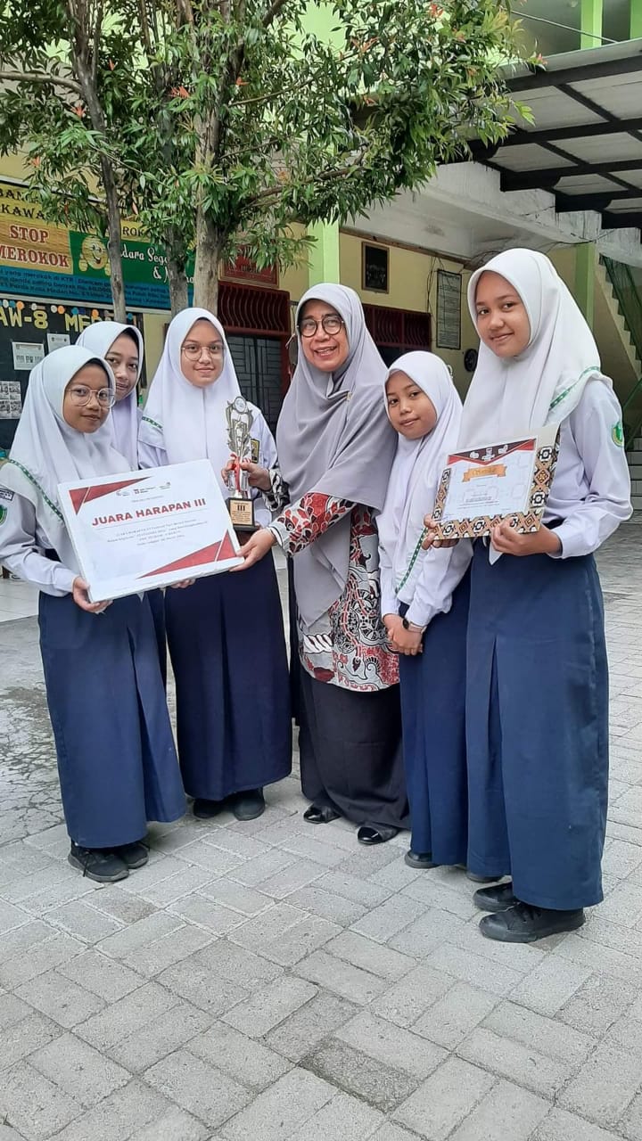 Siswa SMP Al Washliyah 8 Juara 1 Baca Puisi