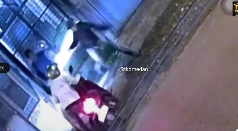 Dua Perampok Berklewang Sikat Sepeda Motor Mahasiswa
