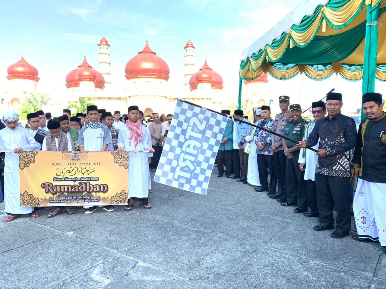 Sekda Aceh Barat Lepas Ribuan Peserta Pawai Taaruf Sambut Ramadan