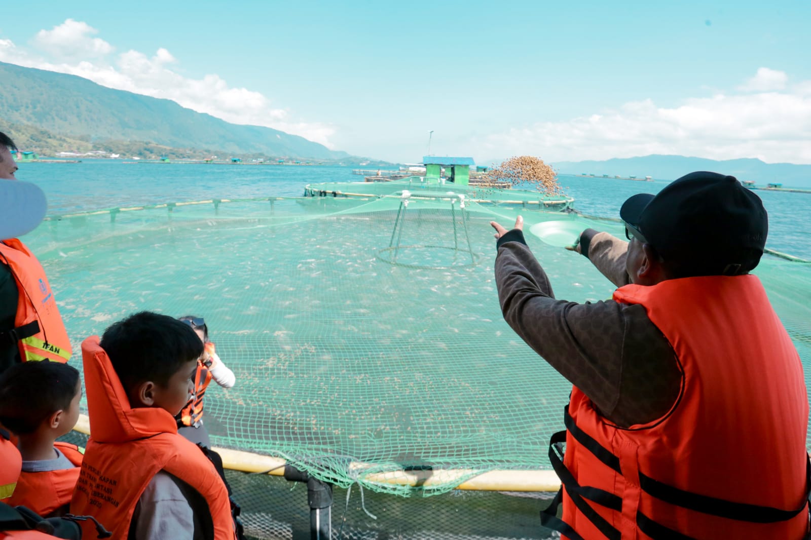 Dukung Budidaya Ikan Tilapia Berkelanjutan, Darma Wijaya Kunjungi RSI