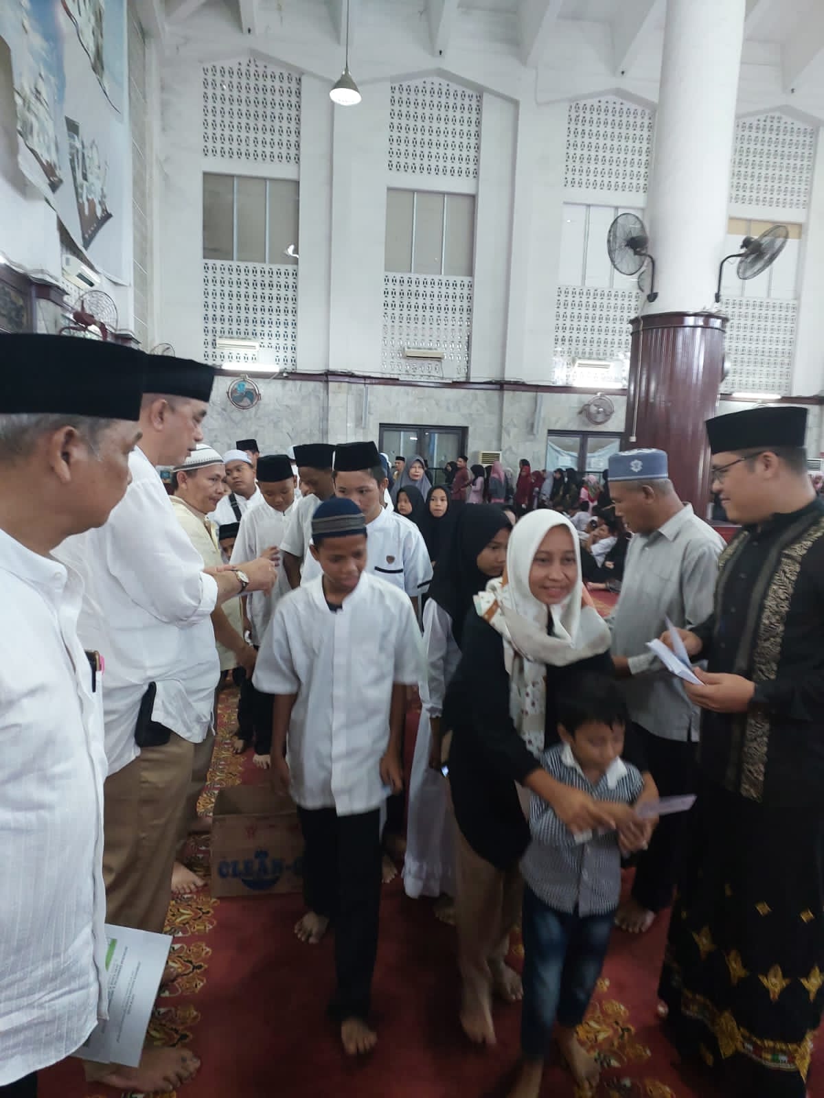 Yuslin Siregar Syukuran Bersama Ratusan Anak Yatim