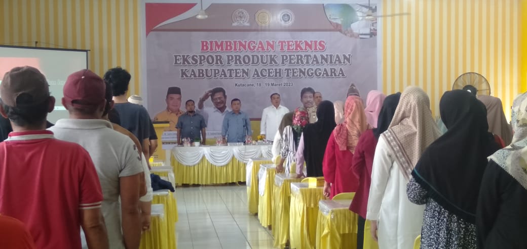 Ratusan KWT Dan KTP Bimtek Di Kantor Golkar Agara
