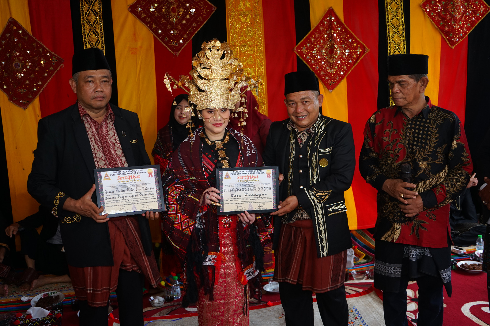 Mengabdi Tangani Stunting, Dr. Chastry MP Dinobatkan Namora Pangalinggomi Hatorkisan Pulungan