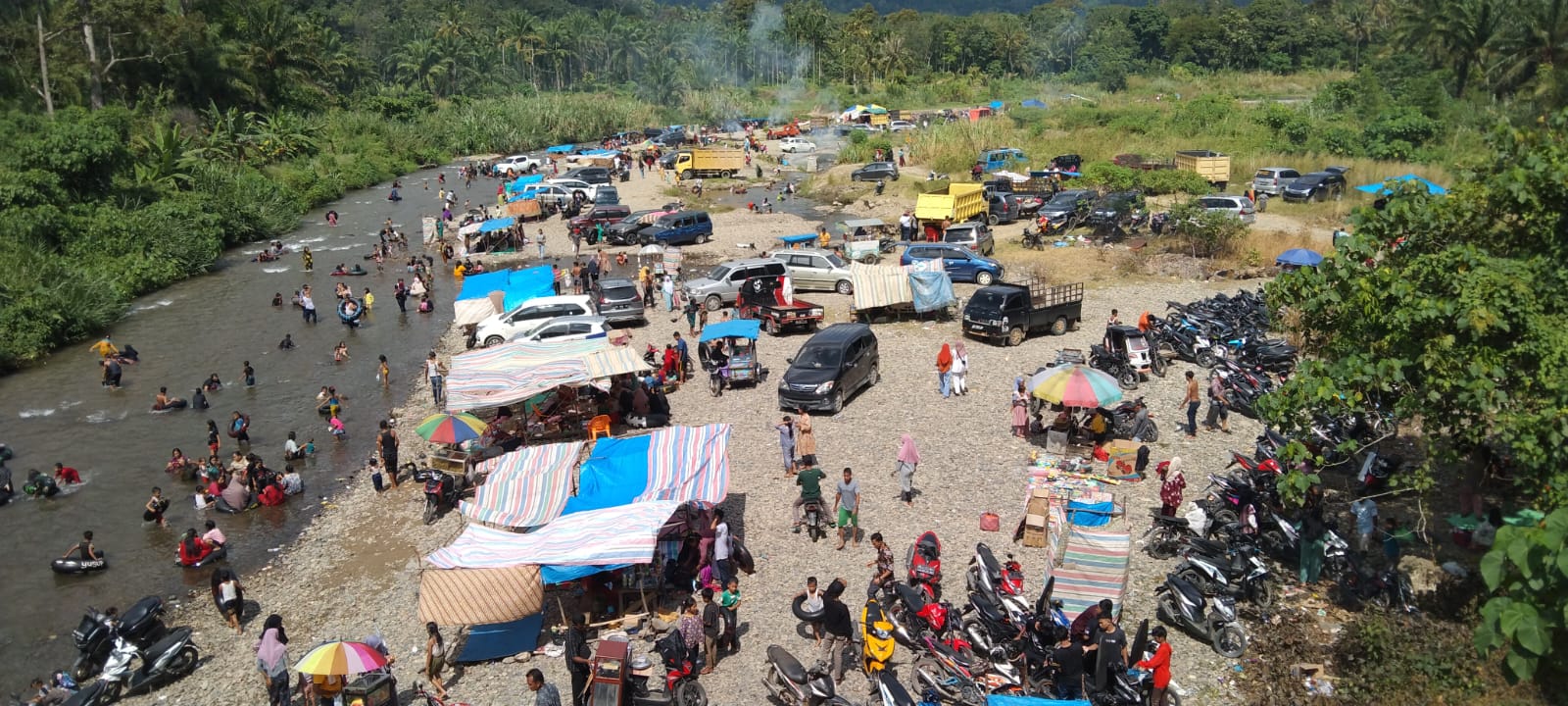Jelang Ramadan, Wisata Pemandian Siraisan Dipadati Pengunjung