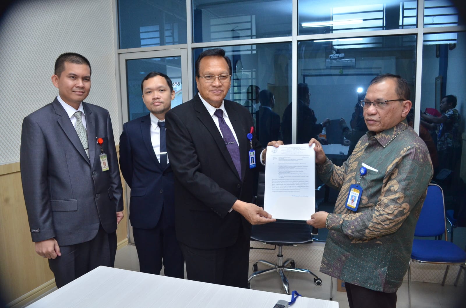Kepala LLDikti Sumut Serahkan SK FK Medistra Lubuk Pakam