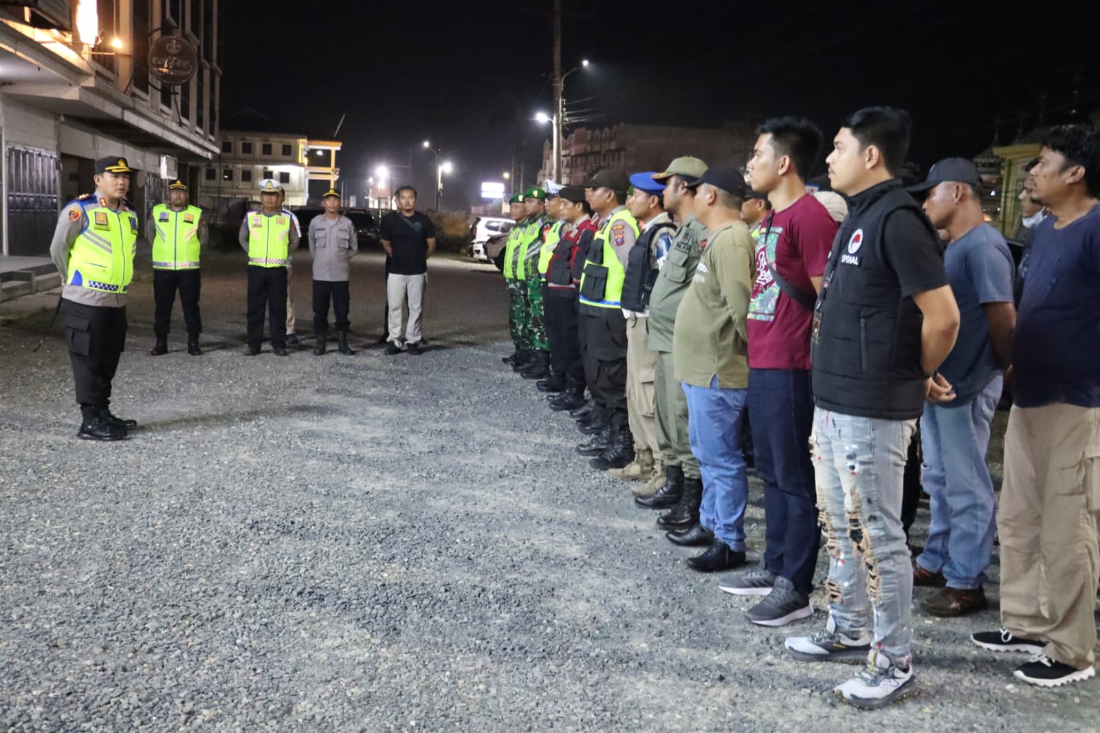 Polres Simalungun Patroli Skala Besar Pastikan Salat Tarawih Nyaman
