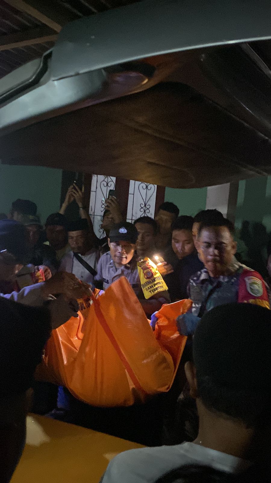 Geger, Warga Gp Jawa Dikejutkan Penemuan Mayat Laki-laki Diduga Gantung Diri