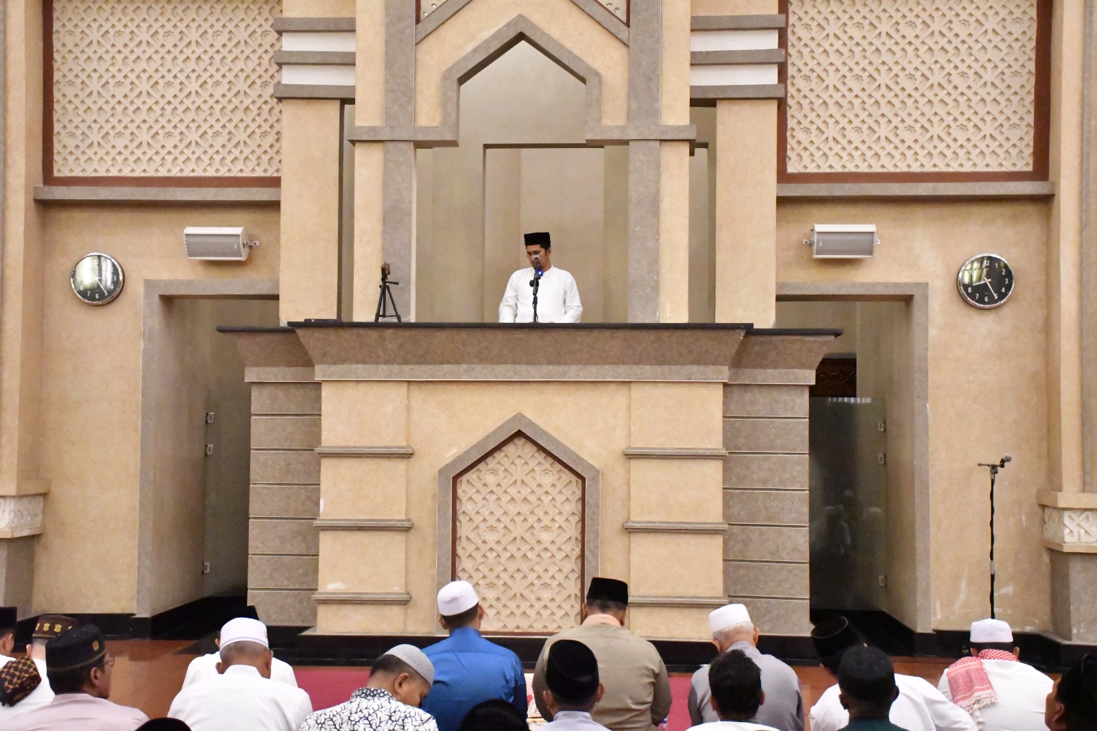 Pj Bupati Agara: Makmurkan Masjid Dengan Salat Berjamaah