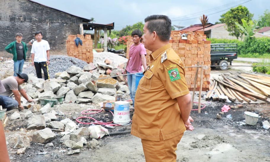 Bupati Simalungun Bantu Korban Kebakaran Dengan Uang Pribadi