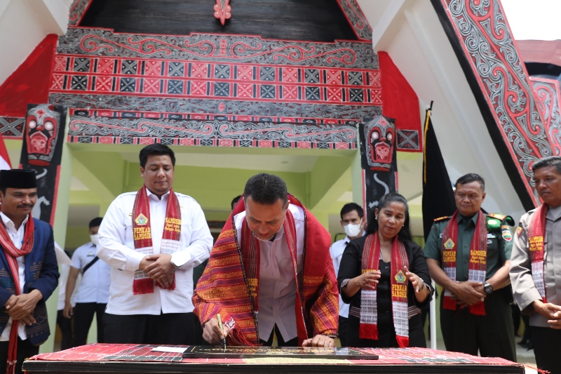 Resmikan GOR Samosir, Wagub Musa Rajekshah Harap Lahirkan Atlet Berprestasi