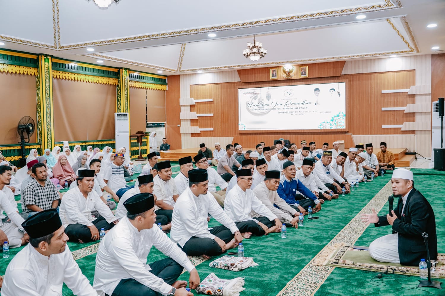 Di Malam Ketujuh Ramadhan, Bobby Nasution Bersama Jajaran Kecamatan Medan Maimun Shalat Tarawih Berjamaah