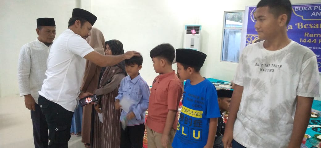 PWI Aceh Barat Santuni Yatim Dan Bukber