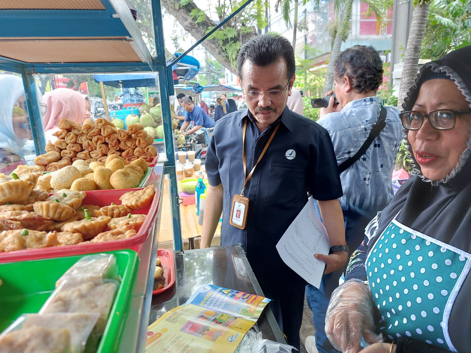 BBPOM Awasi Dagangan Takjil dan Makanan Tak Layak Konsumsi Di Supermarket