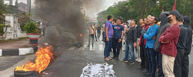 Mahasiswa Dan Pemuda P.Siantar Aksi Jilid II Tolak UU Ciptaker