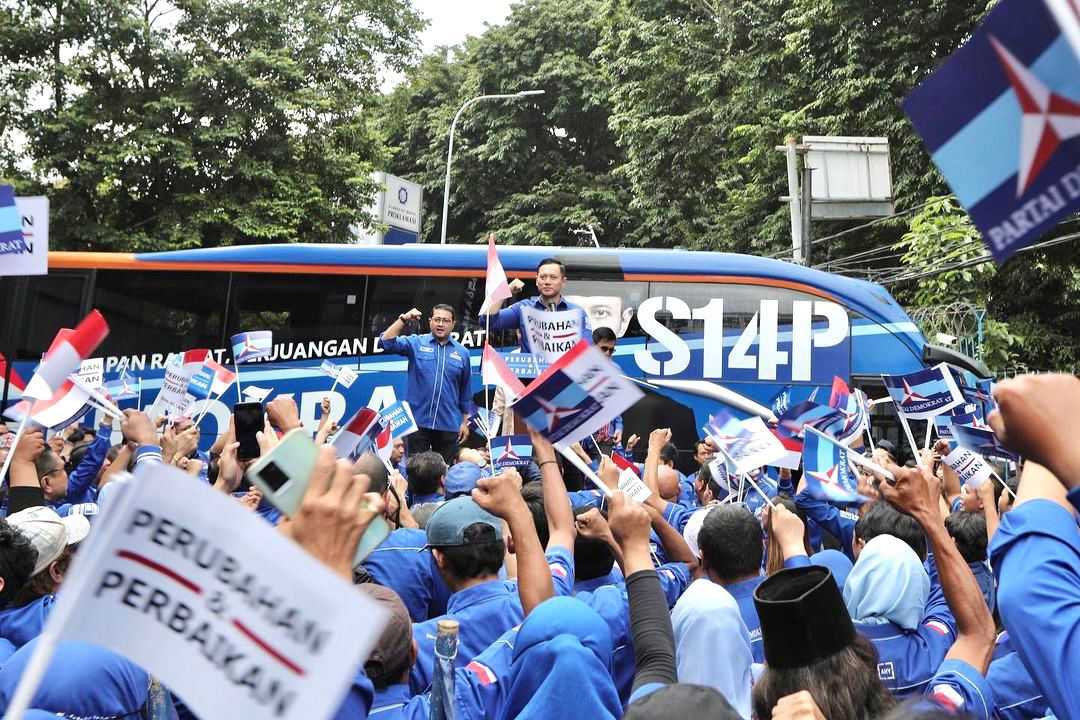 Ketua Demokrat Se-Indonesia Serentak Sambangi Pengadilan