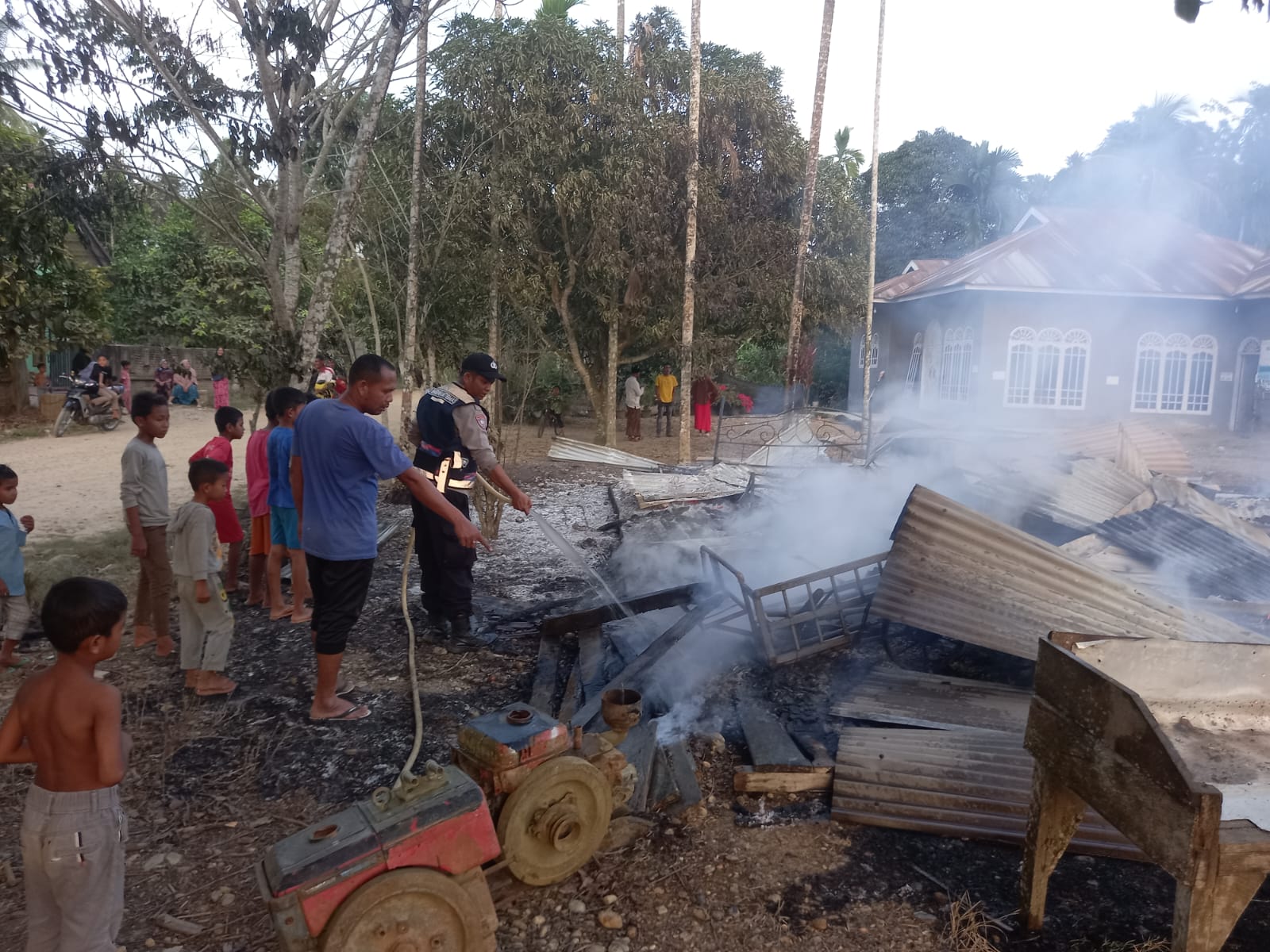 Gegara Mancis, Kios Milik Janda Ludes Terbakar