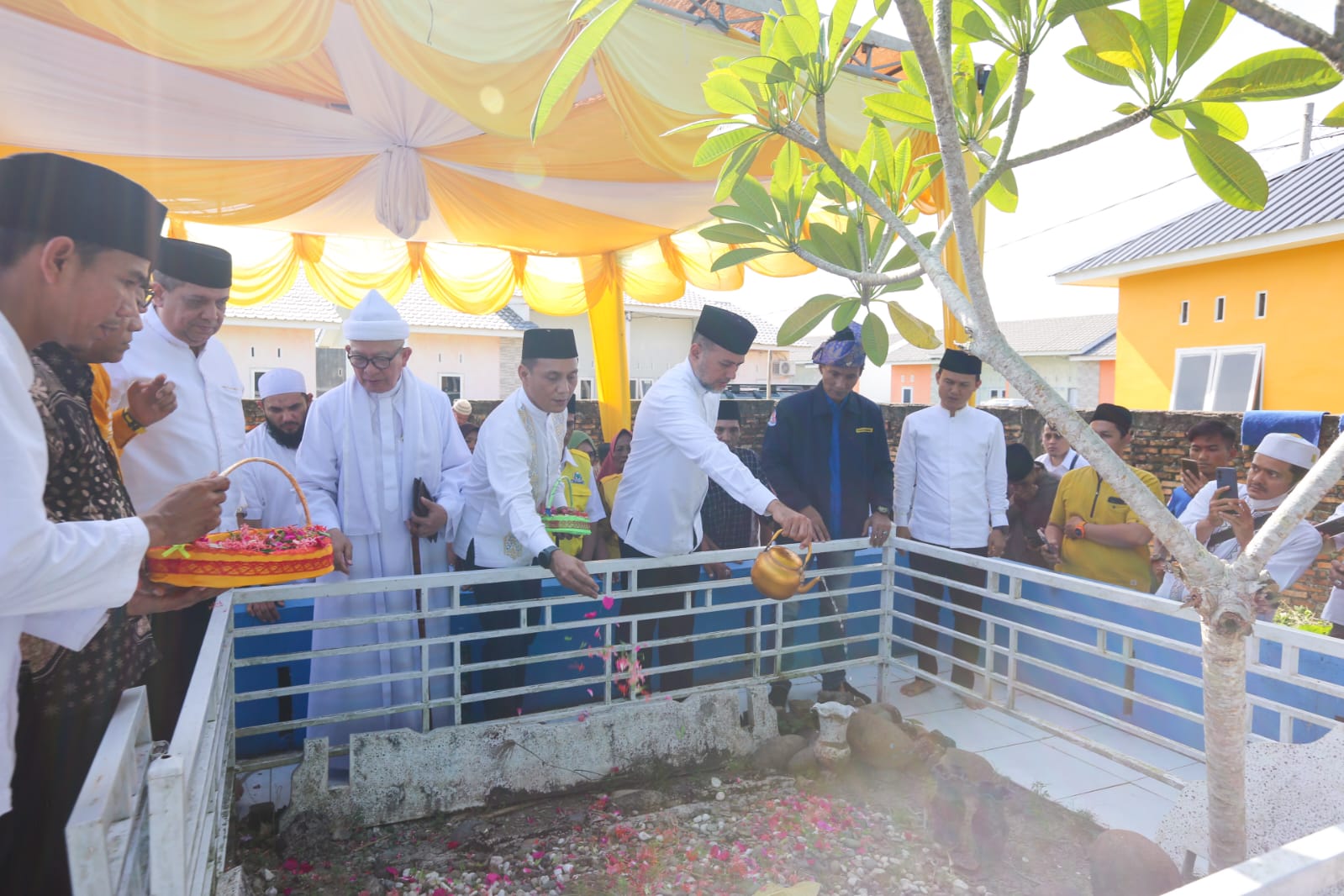 Ijeck Beri Perhatian Khusus Ke Makam Pendiri Kota Medan