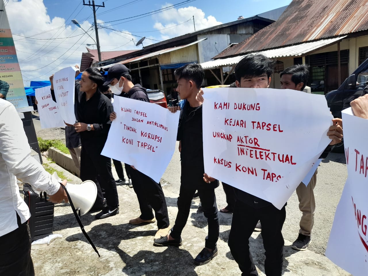 Tangani Perkara KONI Tapsel, Kajari Diminta Adil Dan Tidak Pilih Kasih