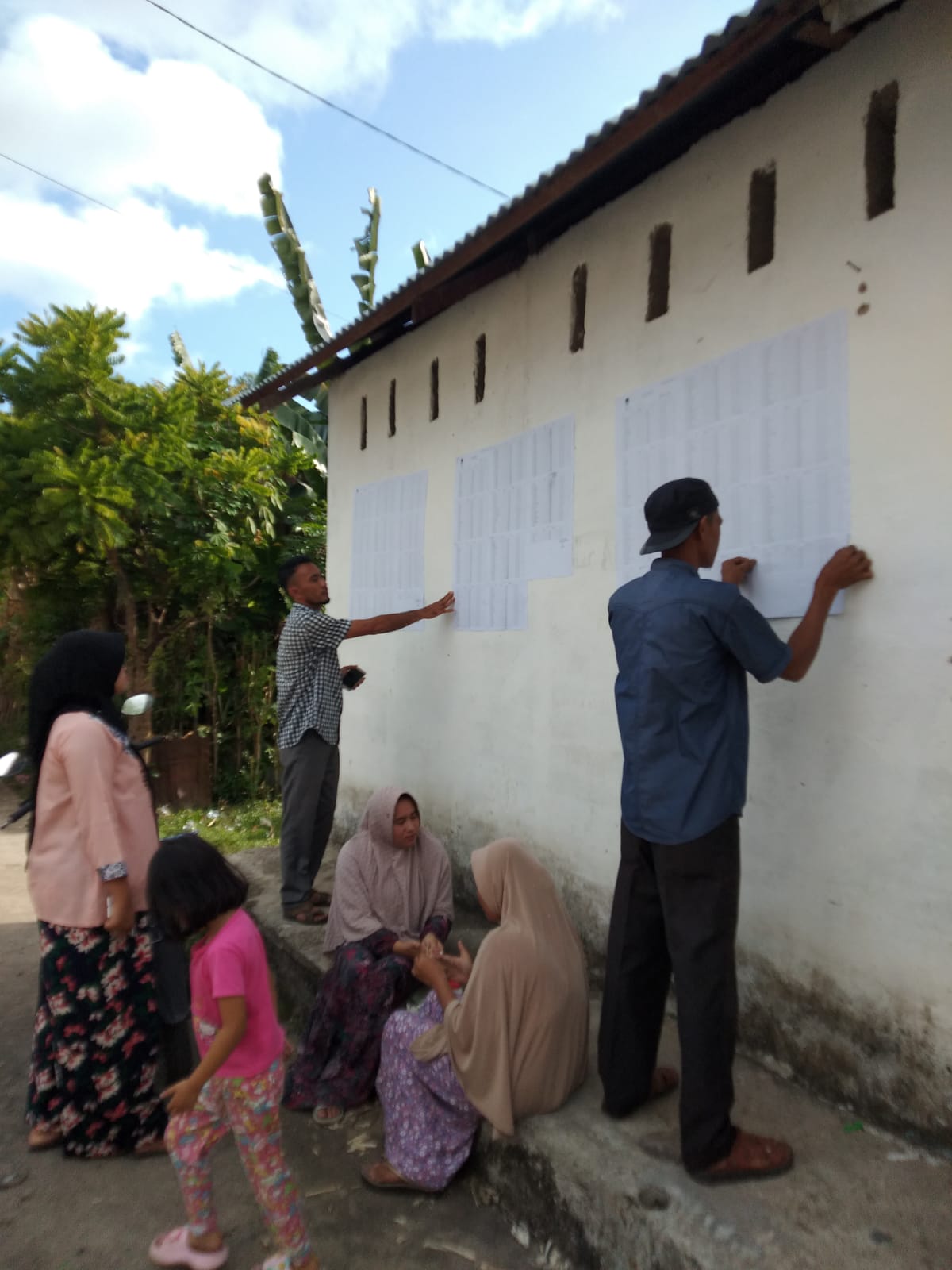 BPN Sergai Serahkan Sertifikat Redistribusi Tanah Di Dolok Masihul